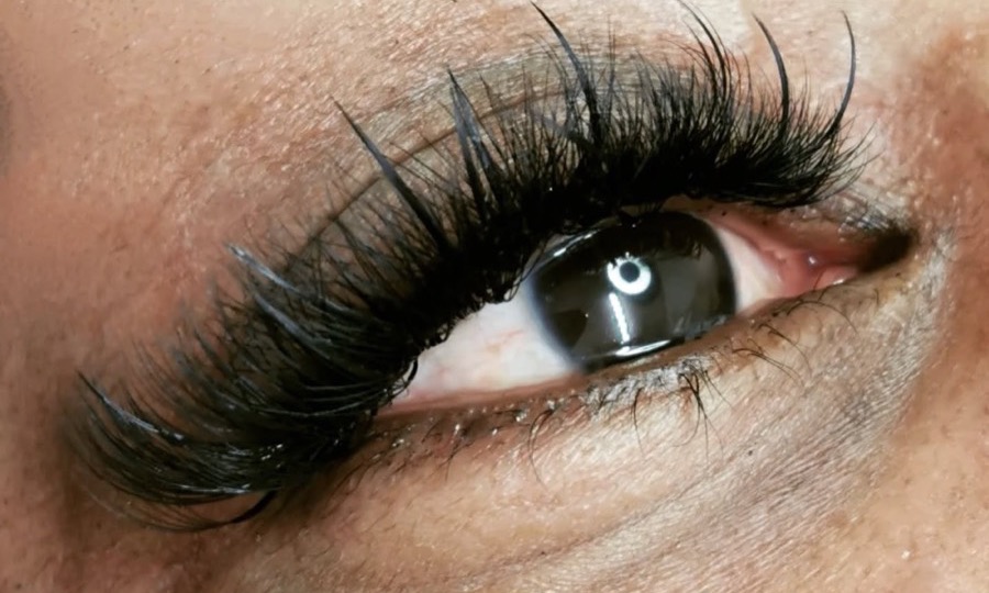Extensions de cils volume russe, cils denses et recourbés